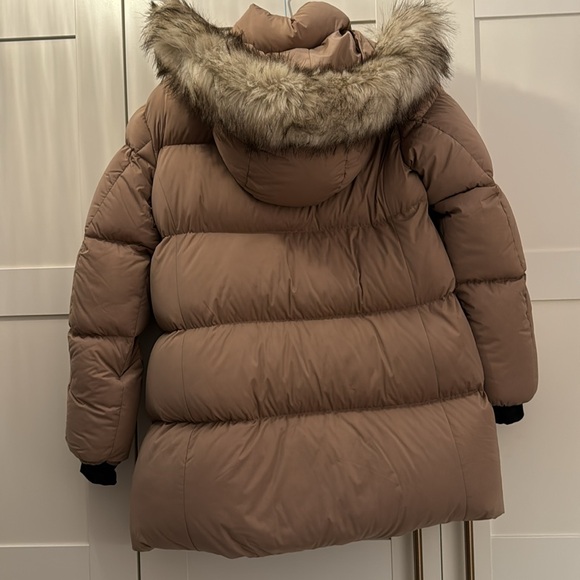 Aritzia Puffer Jacket - Picture 4 of 5
